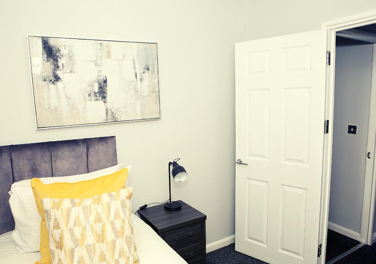 3-Bed House With Parking Near London O2 Apartment Екстериор снимка