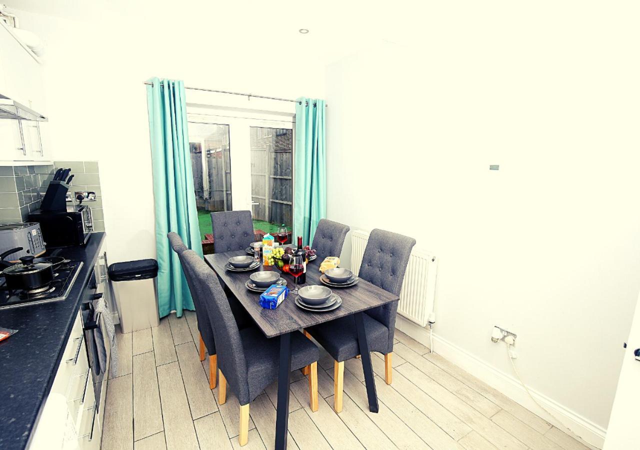 3-Bed House With Parking Near London O2 Apartment Екстериор снимка